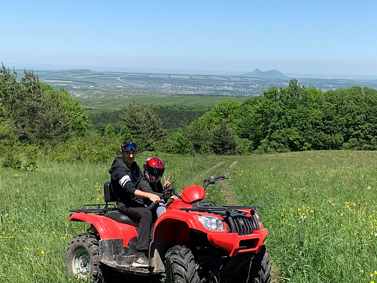 Прокат квадроциклов . Подарочные сертификаты Ultra Подарки Кисловодск. Купить оригинальный подарок или подарочный сертификат на Прокат квадроциклов . Сервис UltraPodarki.ru Кисловодск 8 800 505 95 30. 